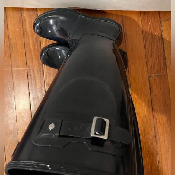 Hunter tall rain boots in navy blue - Picture 5 of 10